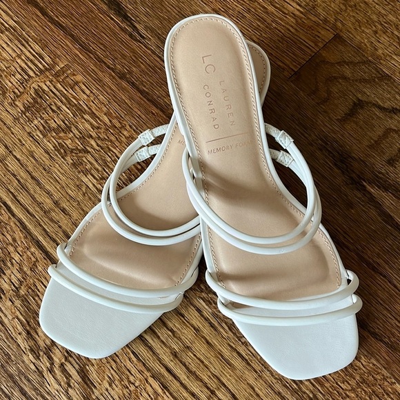 LC Memory Foam Beige Sandals Open Heel Size 8 - Picture 2 of 8
